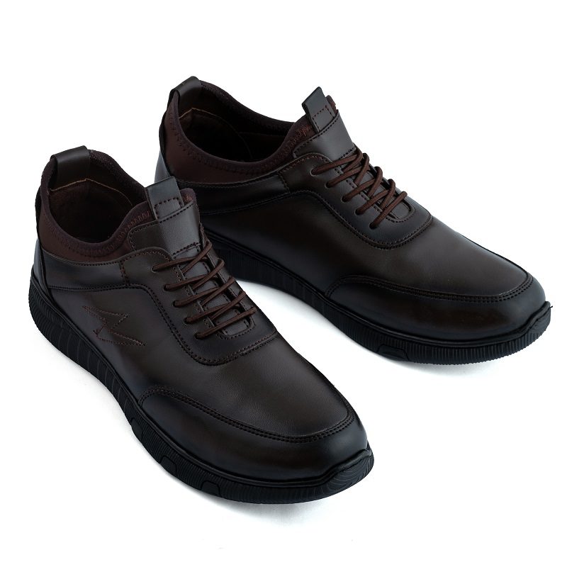 حذاء جلد مستورد شبابي شيك ومريح على القدم وبأستك علوى من الليكرا