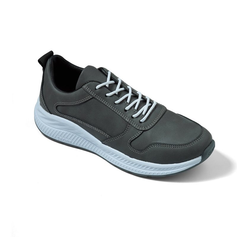 كوتشي جلد مشحم صناعي مستورد مميز جدا وشكله أنيق وخفيف